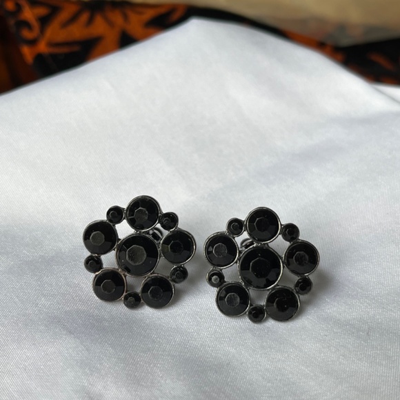 Monet, Black Rhinestones, set in Black Metal, Open Bracelet./Clip earrings - Picture 11 of 13